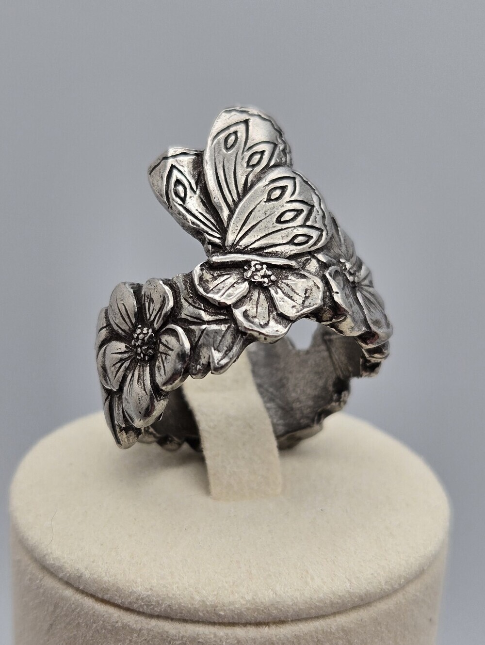 Butterfly Flower Bouquet Statement Ring Size 11 Silver Tone Vintage Style
